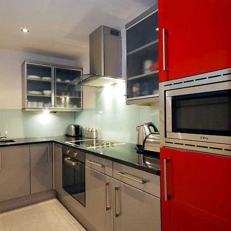 Отель One Harrington Gardens Лондон Экстерьер фото