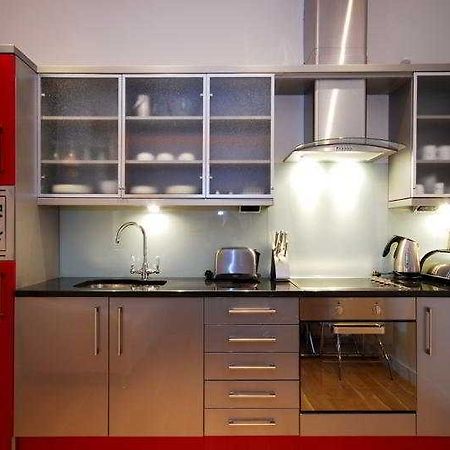 Отель One Harrington Gardens Лондон Экстерьер фото